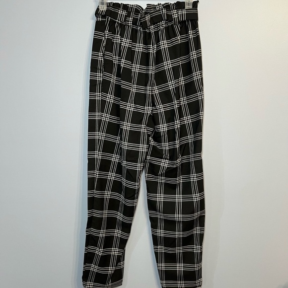 H&M Divided Plaid Paper bag pants - Picture 2 of 3